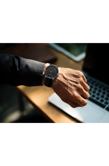 Men's Minimalist Quartz Watch with Leather Band